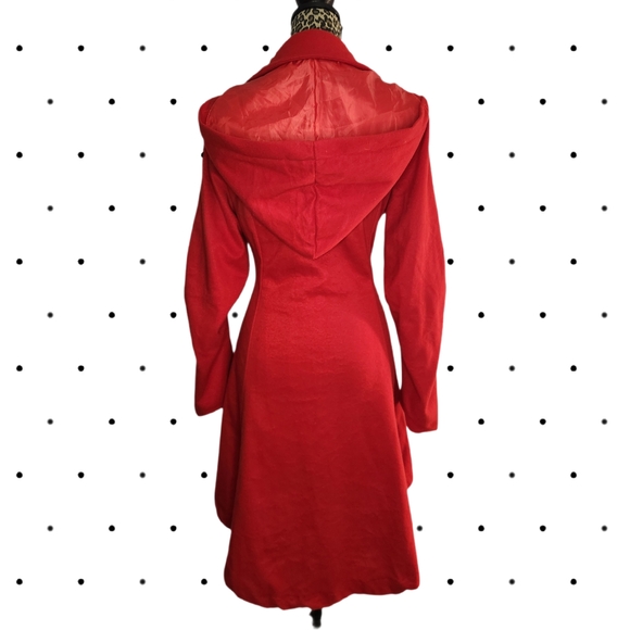 Elegant Red Trench Coat for Women - Picture 5 of 7